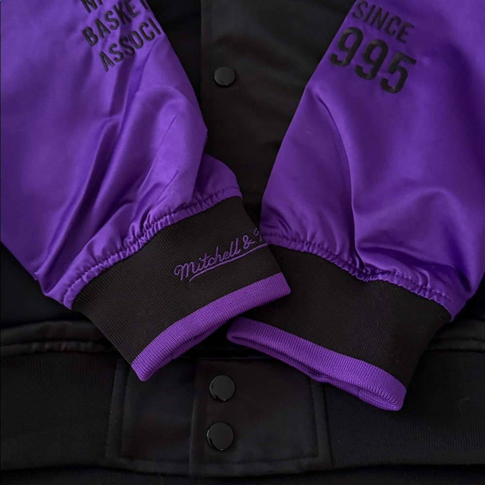 Mitchell & Ness Bomber Jacket - Picture 12 of 15